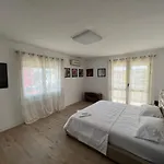 Urban Comfort Oasis